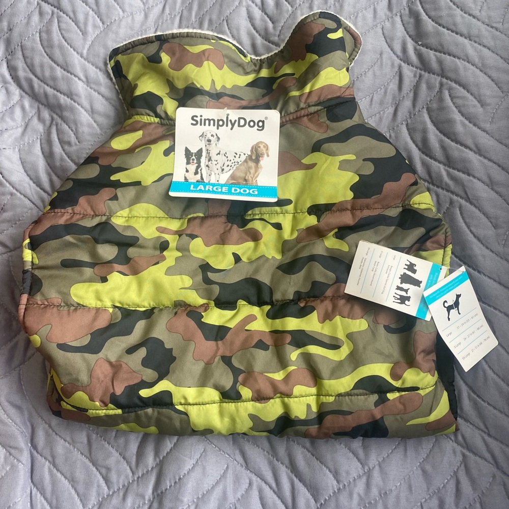 SimplyDog Green Camo dog coat size Large, new with tag